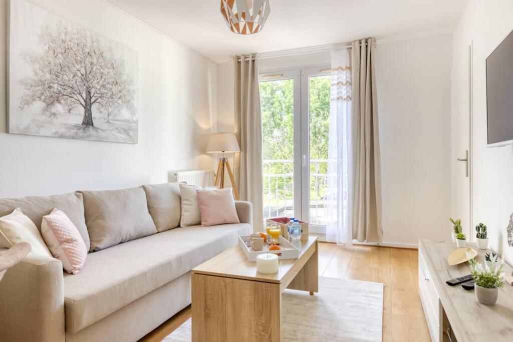 L'Elysee: Autonomous Check-In with Private Parking Apartment Courcouronnes Exterior photo